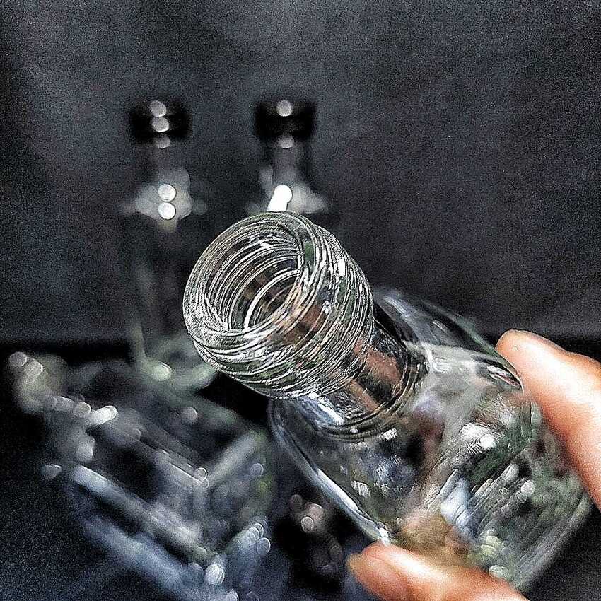 Chai Thủy Tinh Nhỏ 100ML (combo 15 cái) vuông cao nắp nhôm đen – Lọ Thủy Tinh Mini đựng mật ong, thức uống - Vỏ Chai Rượu Mini