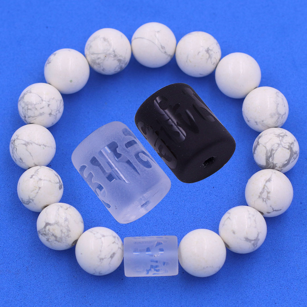 Vòng chuỗi đeo tay đá howlite charm lục tự Đại minh chân ngôn,10 ly, Om Mani Padme Hūm, Chân ngôn Lục tự