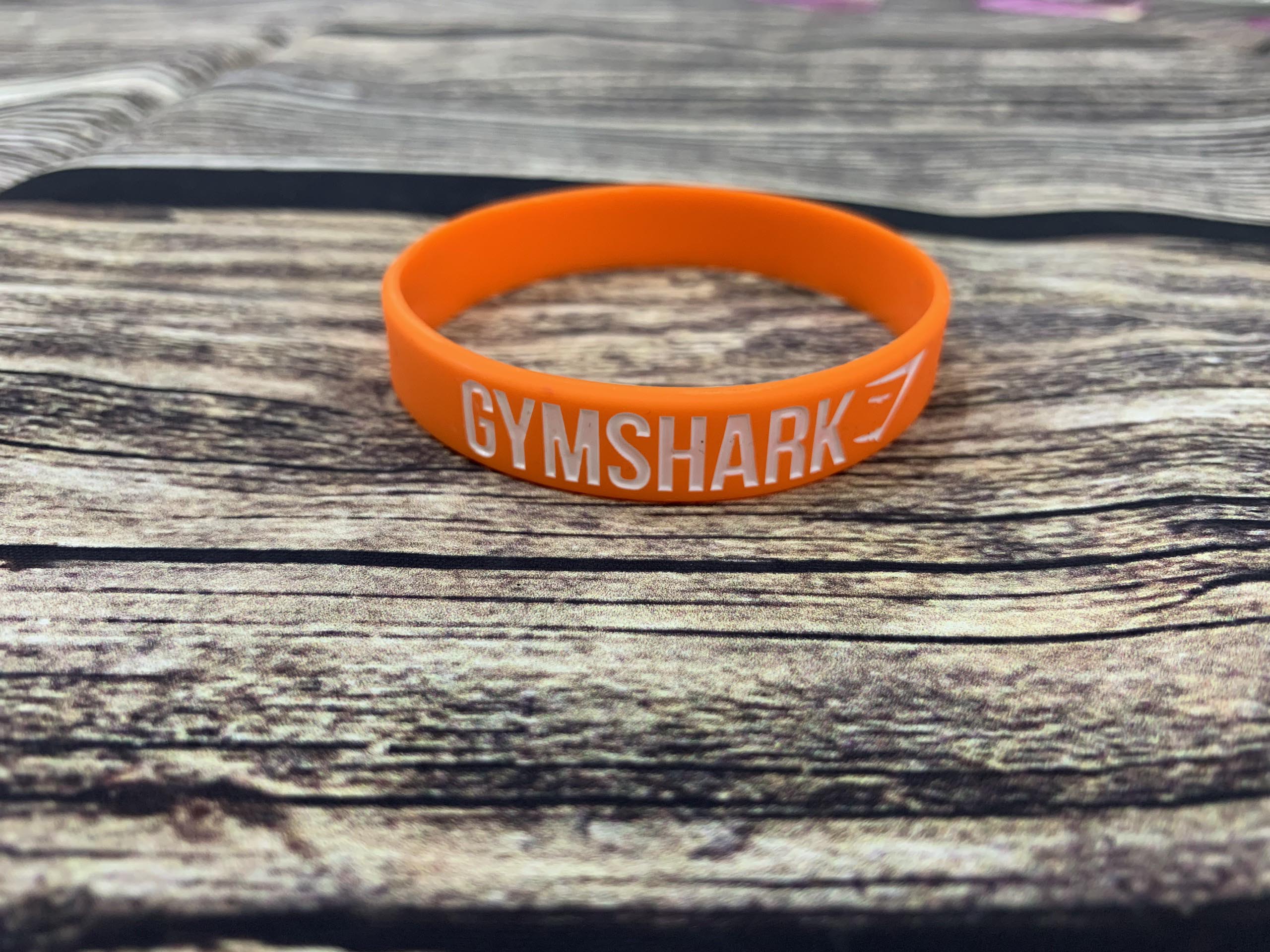 Vòng tay cao su GYMSHARK bản cỡ nhỡ, phiên bản mới, thiết kế chữ in hoa nổi bật