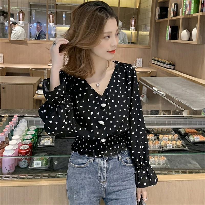 Áo nữ cổ chữ V tay ngắn