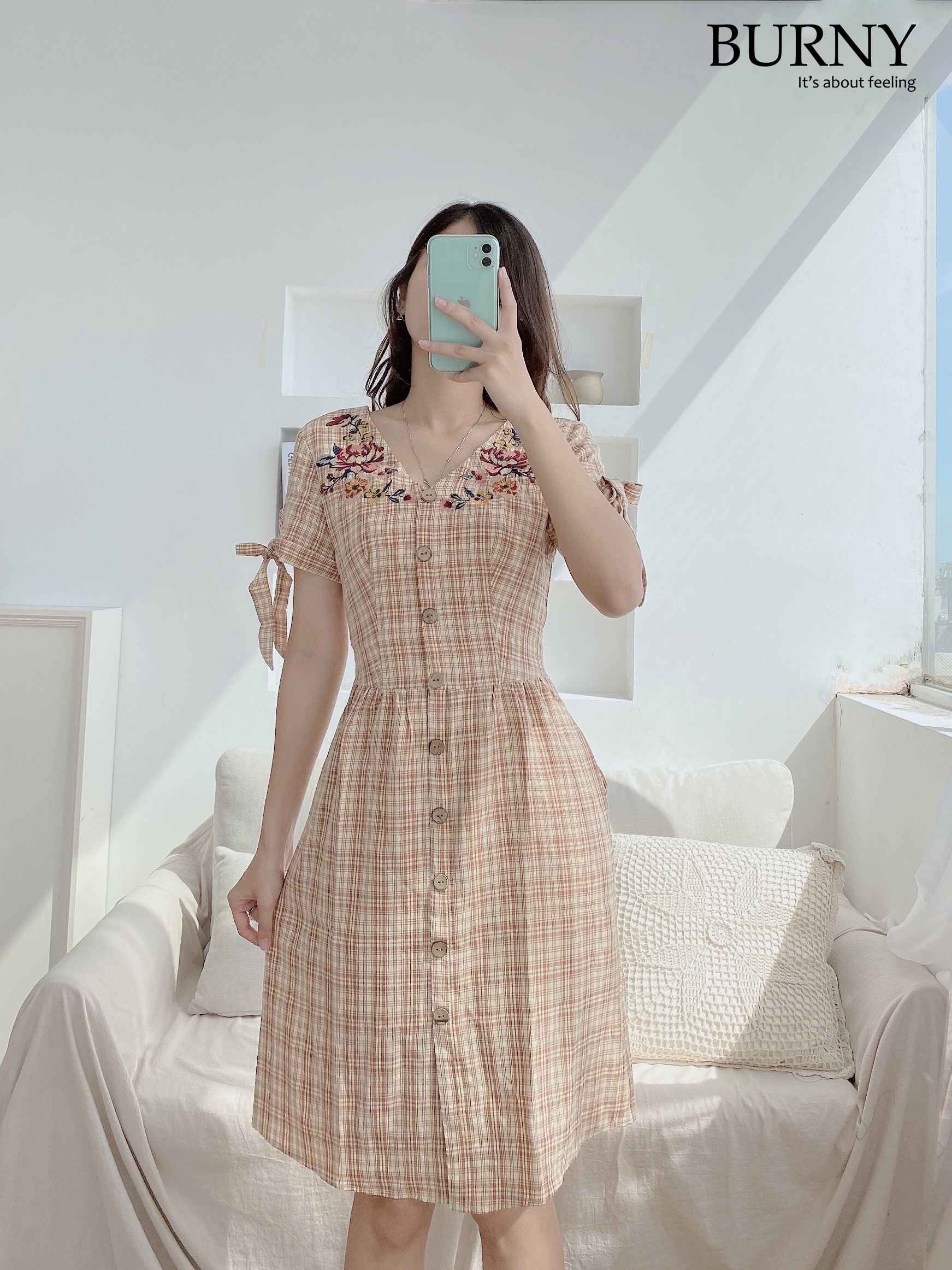 Váy đầm xòe ngắn tay vải kẻ vàng Floral dress Burny V4003549KV