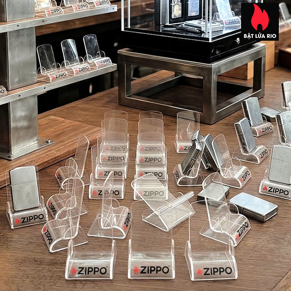 Đế Mica trưng bày Zippo