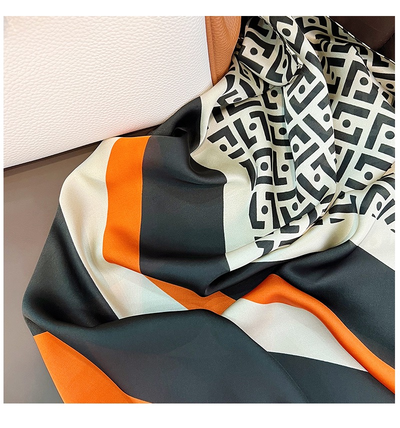 KHĂN CHOÀNG LỤA DÁNG DÀI CỰC SANG PHONG CÁCH TÂY ÂU SANG XỊN MỊN MÃ 08