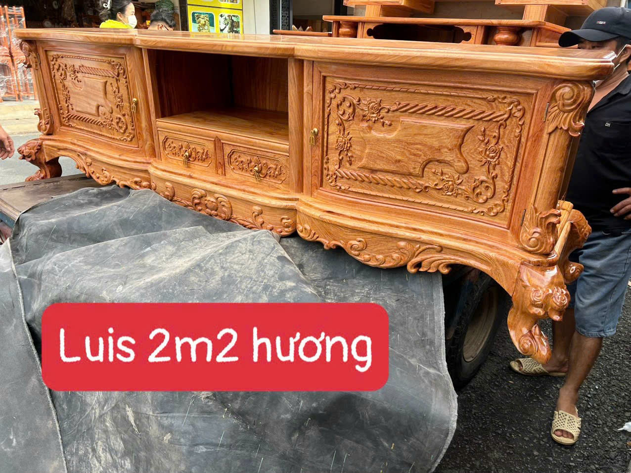 KỆ TIVI LUIS GỖ HƯƠNG THẤP.,KỆ TRANG TRÍ PHÒNG KHÁCH V45