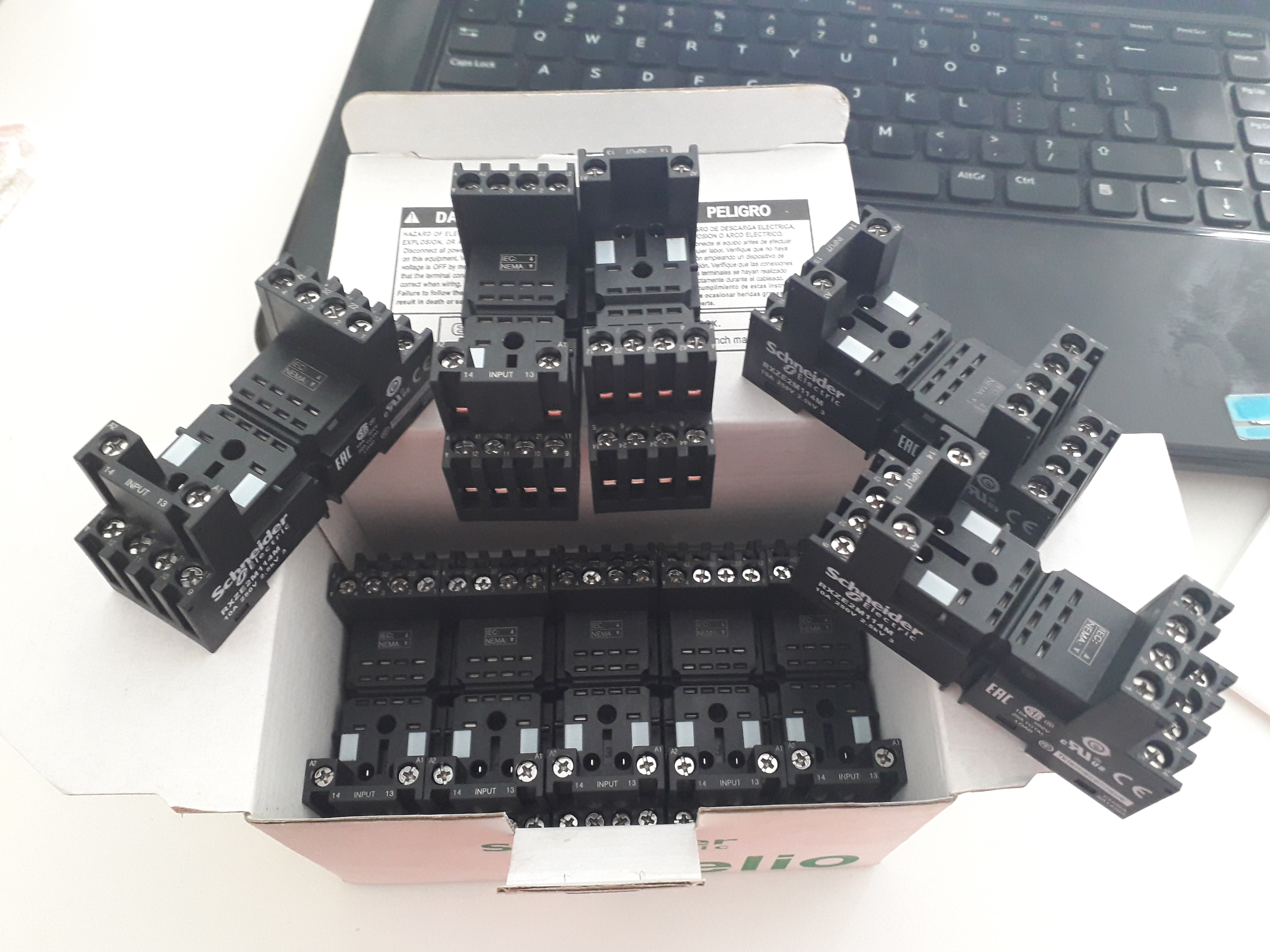 Đế rơ le RXZE2M114M relay 14 chân Schneider | Chính hãng |