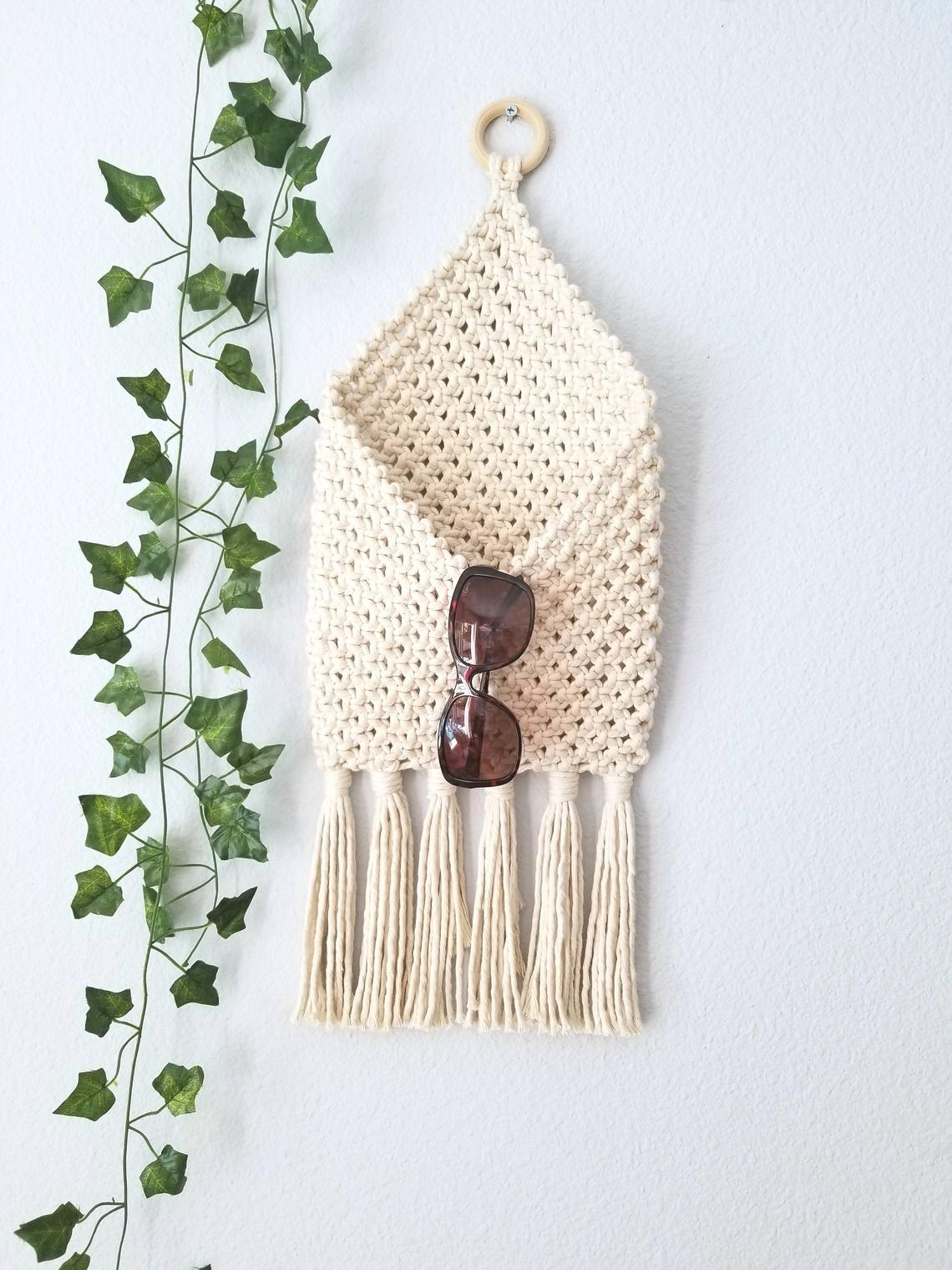 Túi Macrame treo tường tiện lợi TTM04- Đựng đồ tiện dụng, lưu trữ đa năng, trang trí phòng khách, phòng ngủ, quà tặng sinh nhật, tân gia ( Trang trí nhà cửa)