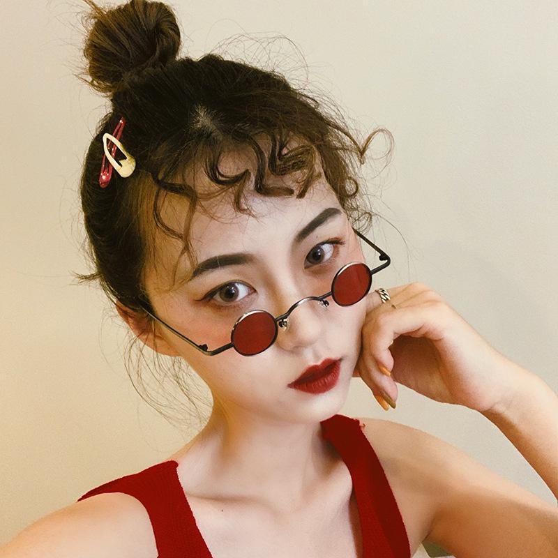 Kính thầy bói mắt tròn tí hon nhìn hài hước vcl hahaha