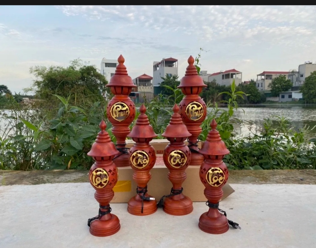 Cặp đèn thờ tổ ông -Cặp đèn thờ gỗ Phúc Lộc Thọ khắc chữ sơn nhũ vàng cao 41-48 cm