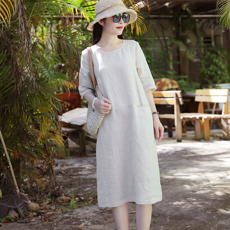 Đầm suông linen cổ tròn tay lỡ 2 túi bổ trước ArcticHunter - Màu muối tiêu