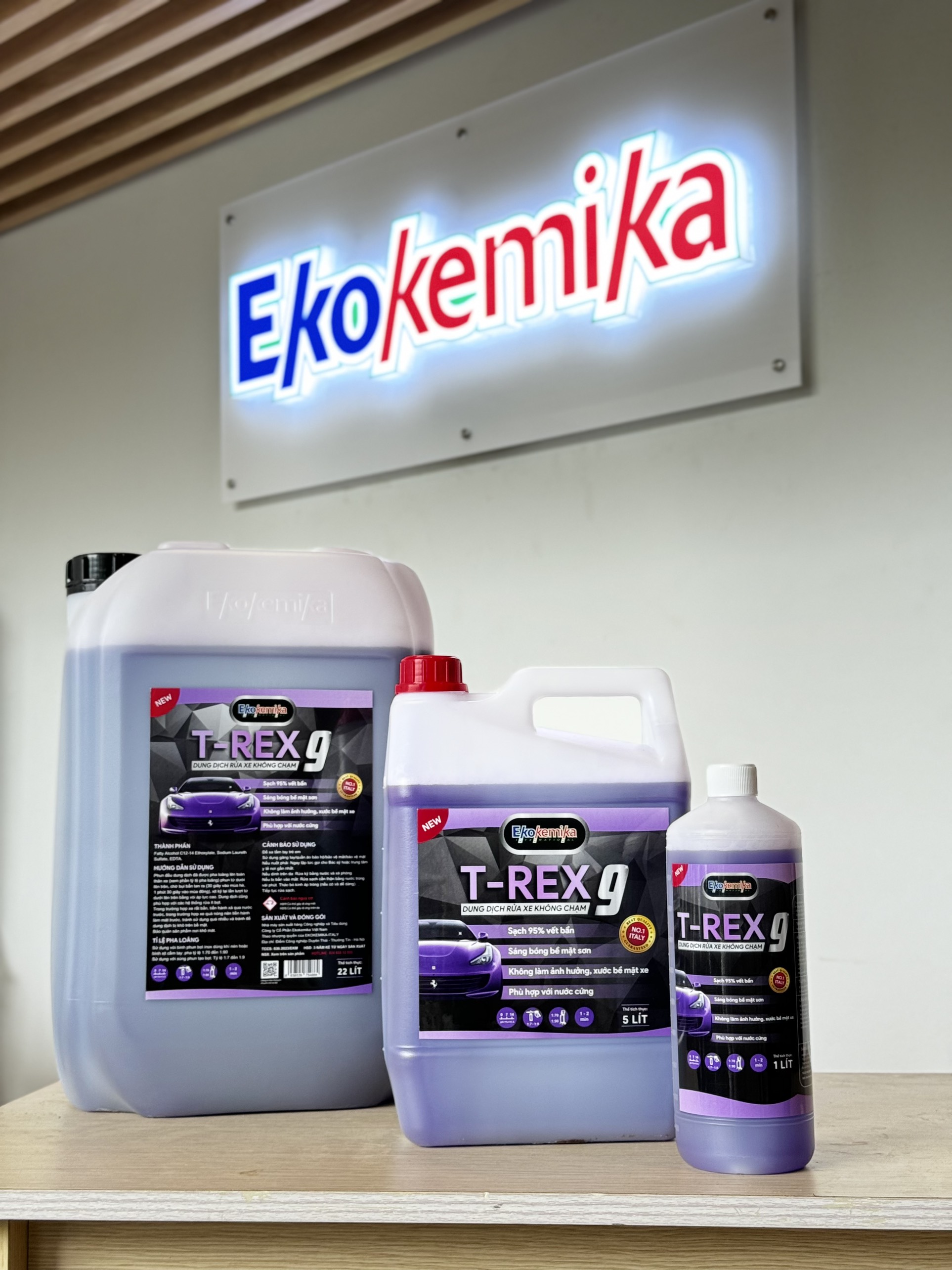 DUNG DỊCH RỬA XE MÁY Ô TÔ KHÔNG CHẠM EKOKEMIKA TREX-9 -5L