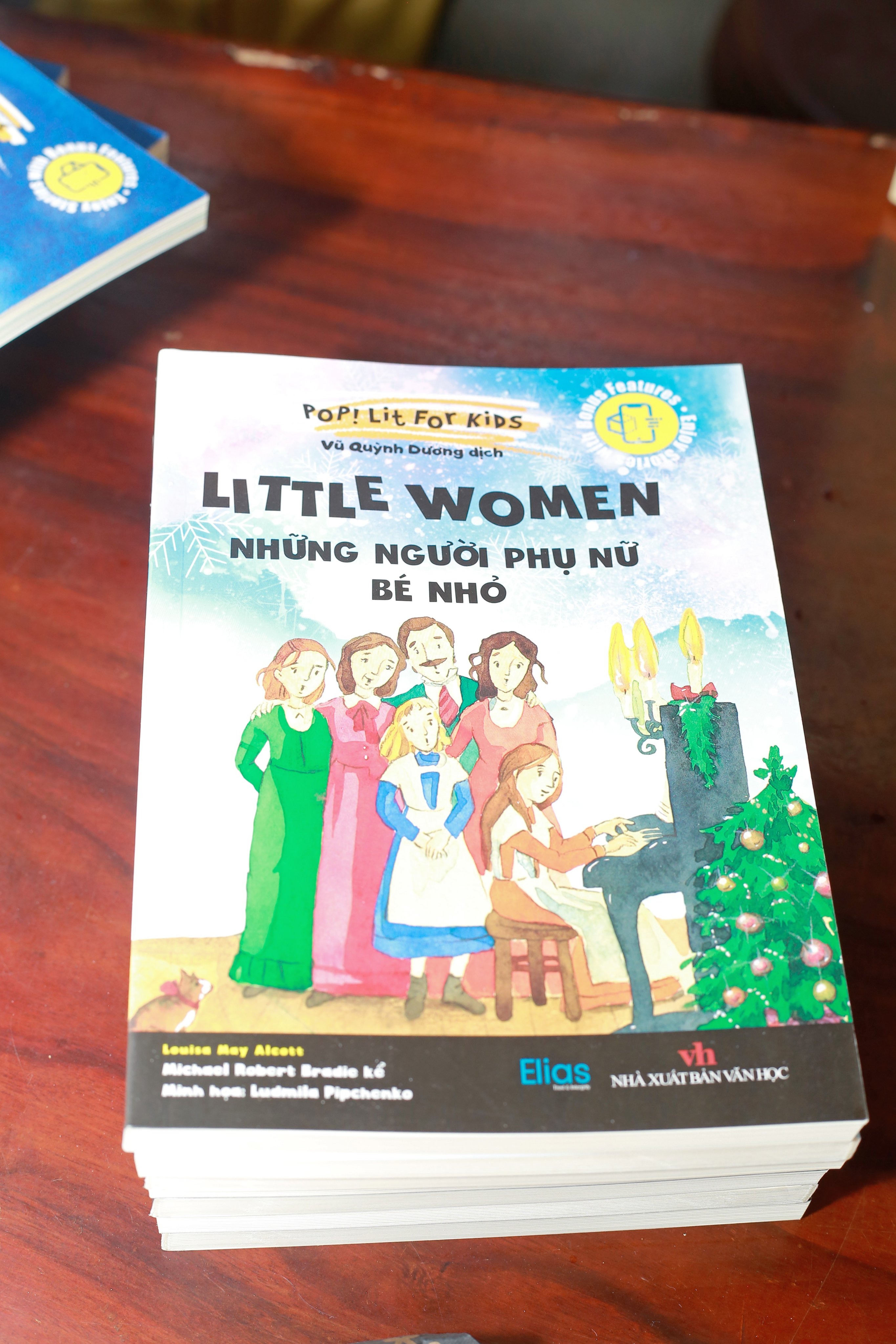 Little Women - Những Người Phụ Nữ Bé Nhỏ (Song ngữ Anh - Việt) - Tặng kèm Postcard