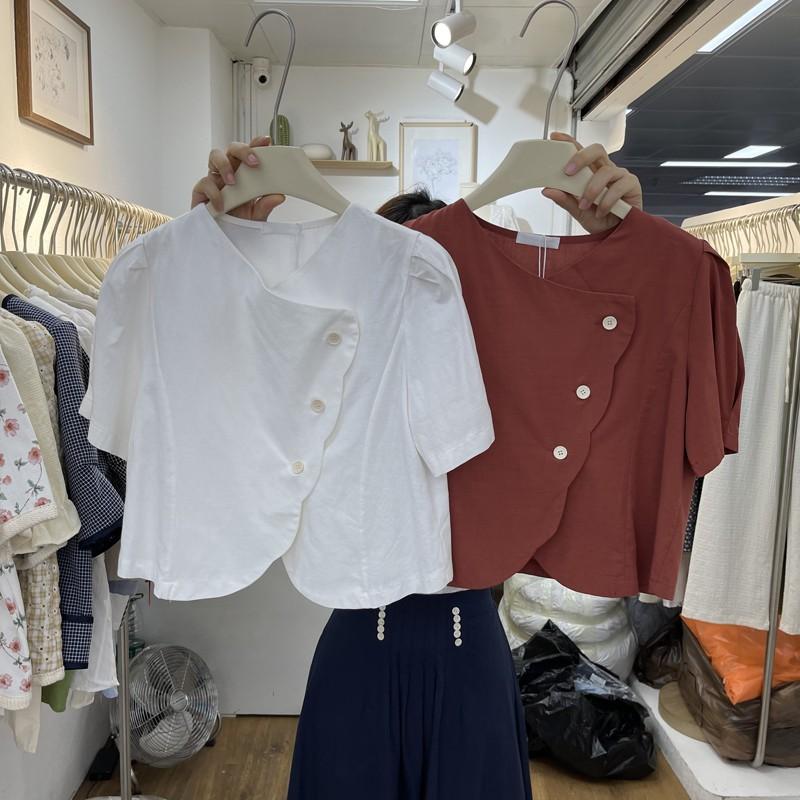 Áo Croptop Linen Cúc Đắp Chéo - MUOJ - Hàng Thiết Kế
