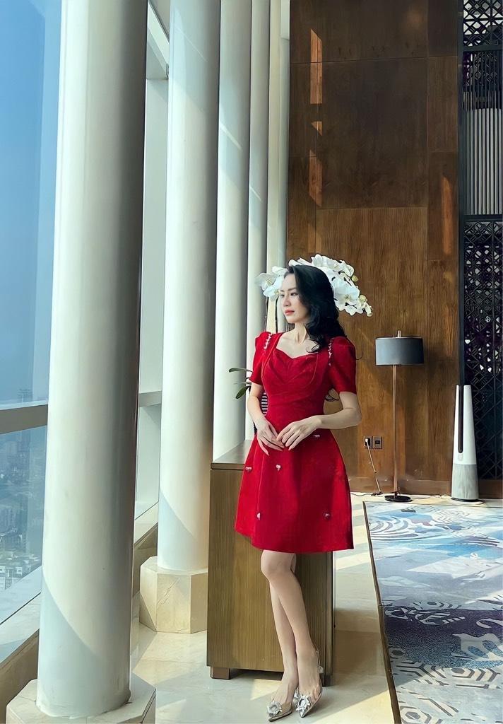 Đầm xòe chéo eo đính đá