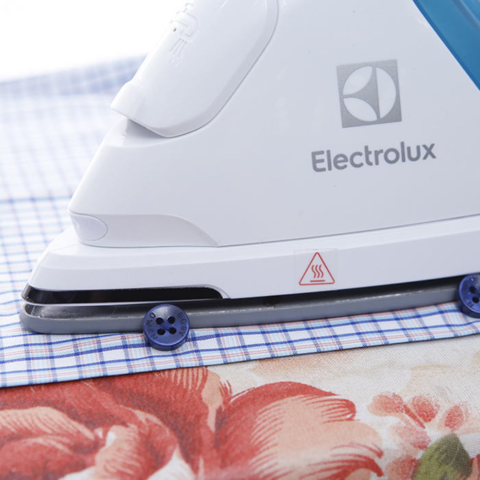 Bàn Ủi Electrolux ESI5126 - Xanh Trắng - Hàng chính hãng