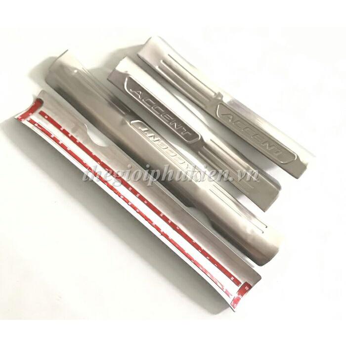 Bộ sản phẩm ỐP BẬC CỐP VÀ BẬC CỬA Inox xe Hyundai Accent 2021