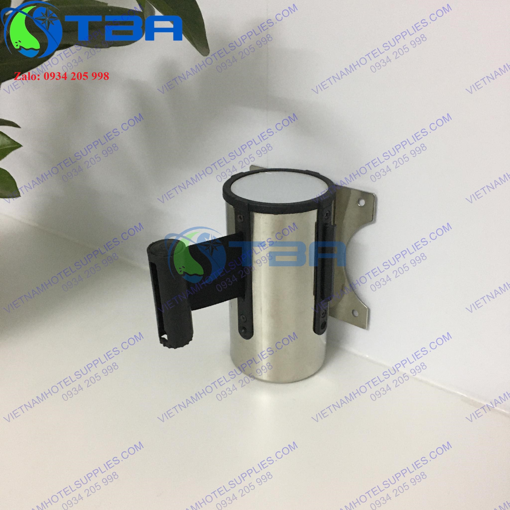 Trụ chắn gắn tường inox 5m với dây căng màu đen nhập khẩu cao cấp