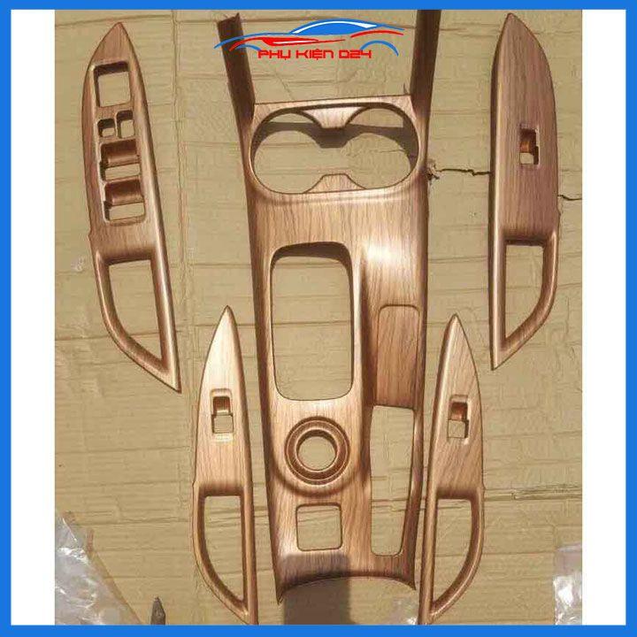 Ốp nội thất Outlander 2018-2019-2020-2021-2022 phanh cơ vân gỗ bảo vệ chống trầy xước và làm đẹp xe