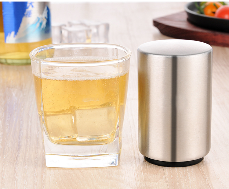 Dụng cụ mở nắp chai bia rượu tự động bằng inox tiện dụng.