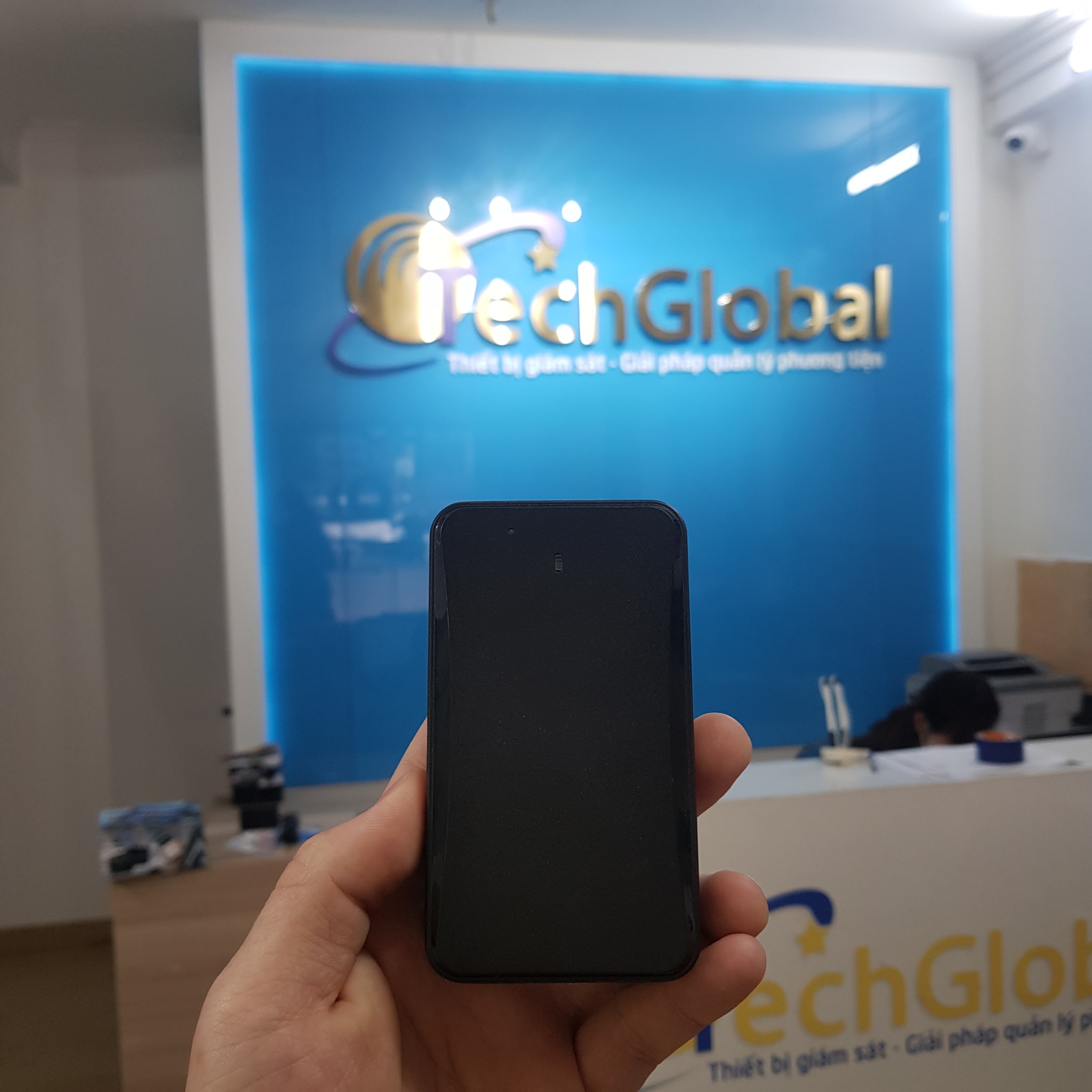 Định vị cầm tay AT4 pin khủng 10.000mah từ 1- 3 tháng