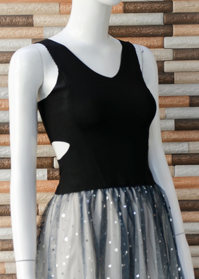 Áo crop top cổ V dây kéo Mã: AK2418 - ĐEN