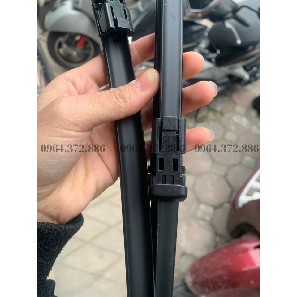 Gạt mưa xe BMW E70 2007-2011 gạt mềm không xương vừa khít xe siêu bền,siêu sạch (Giá 1 đôi)-Mẫu gạt lẫy