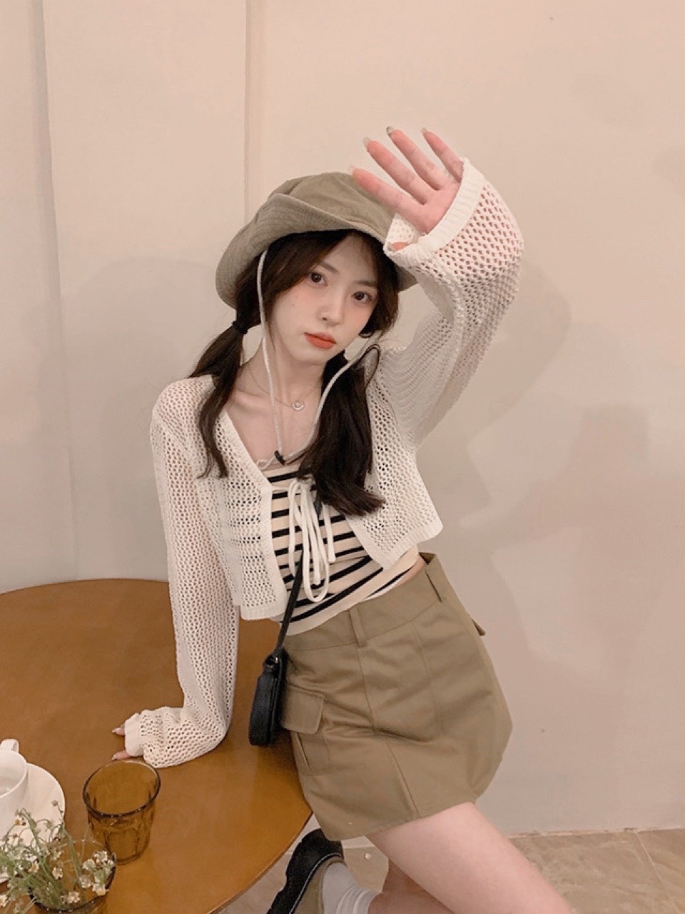 SET ÁO CROPTOP DÂY SỌC + ÁO KHOÁC LƯỚI LỬNG TAY DÀI + CHÂN VÁY TRƠN NGẮN LƯNG CAO DẠO PHỐ DỰ TIỆC GIÁNG SINH NOEL
