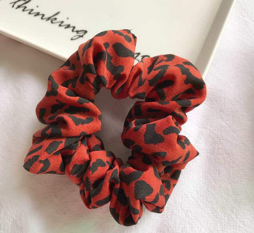 SET 3 CỘT TÓC VẢI SCRUNCHIES DA BEO, BUỘC TÓC ĐEO TAY THỜI TRANG NỮ  - MÀU NGẪU NHIÊN