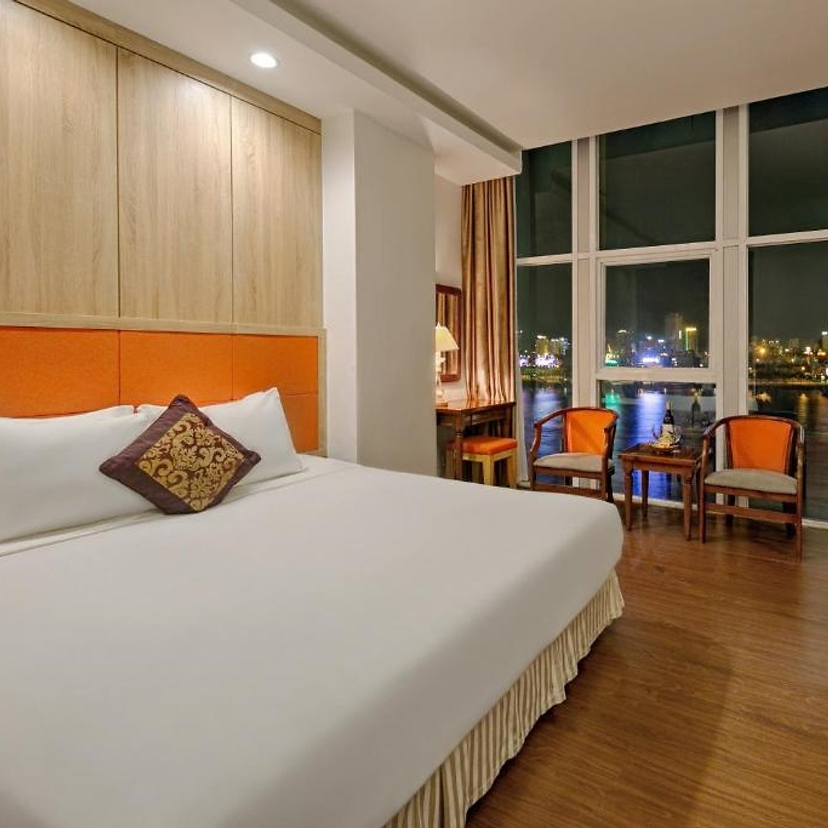 Hình ảnh Sun River Hotel 3* Đà Nẵng - Vị Trí Cực Đẹp, Đối Diện Sông Hàn, Gần Cầu Sông Hàn, Chợ Hàn, Bao Gồm Bữa Sáng Và Nhiều Ưu Đãi Hấp Dẫn