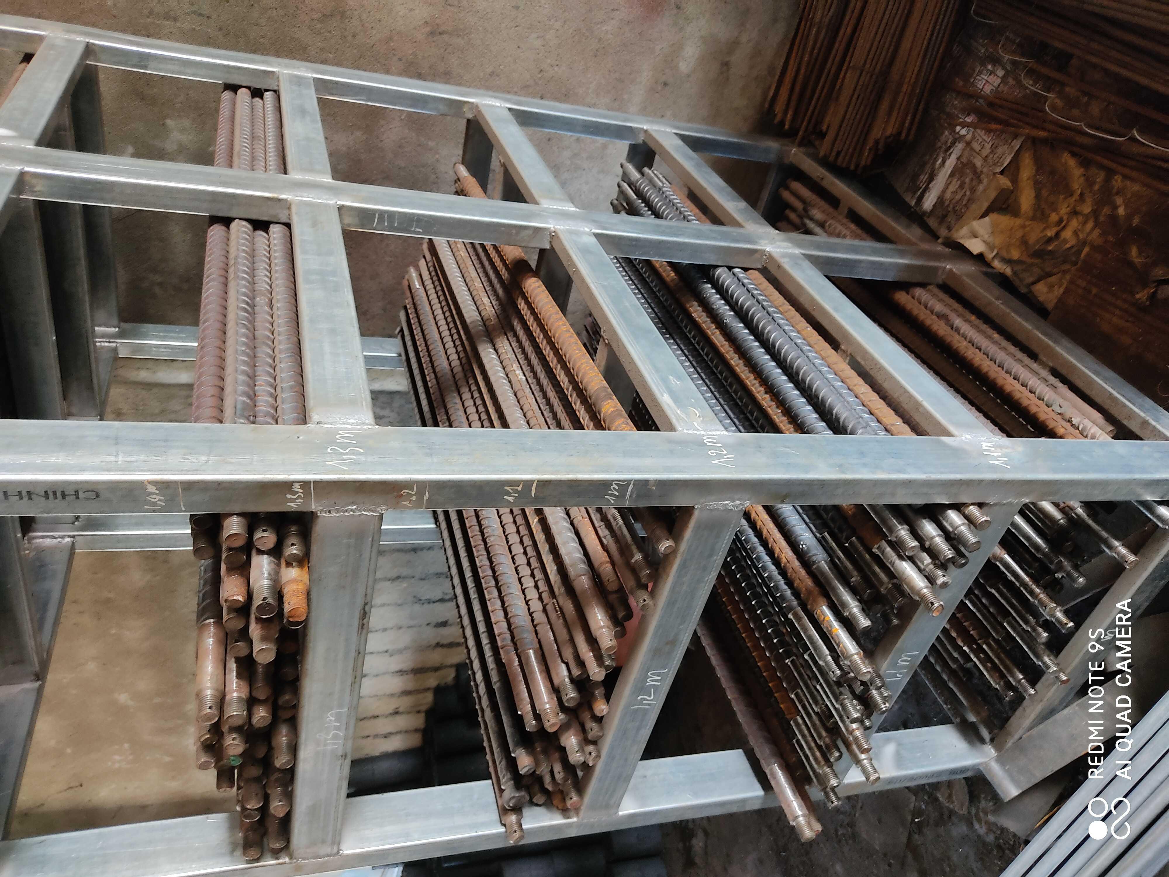 Trục xe đẩy hàng Trục xe kéo dài 1.2m Đường kính Trục phi 28 sử dụng bi 6205 hoặc bi 6304 Bánh xe cao su Trục xe ba gác