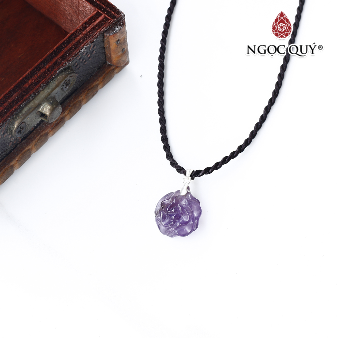 Mặt dây chuyền hoa mẫu đơn thạch anh tím mệnh hỏa. thổ - Ngọc Quý Gemstones