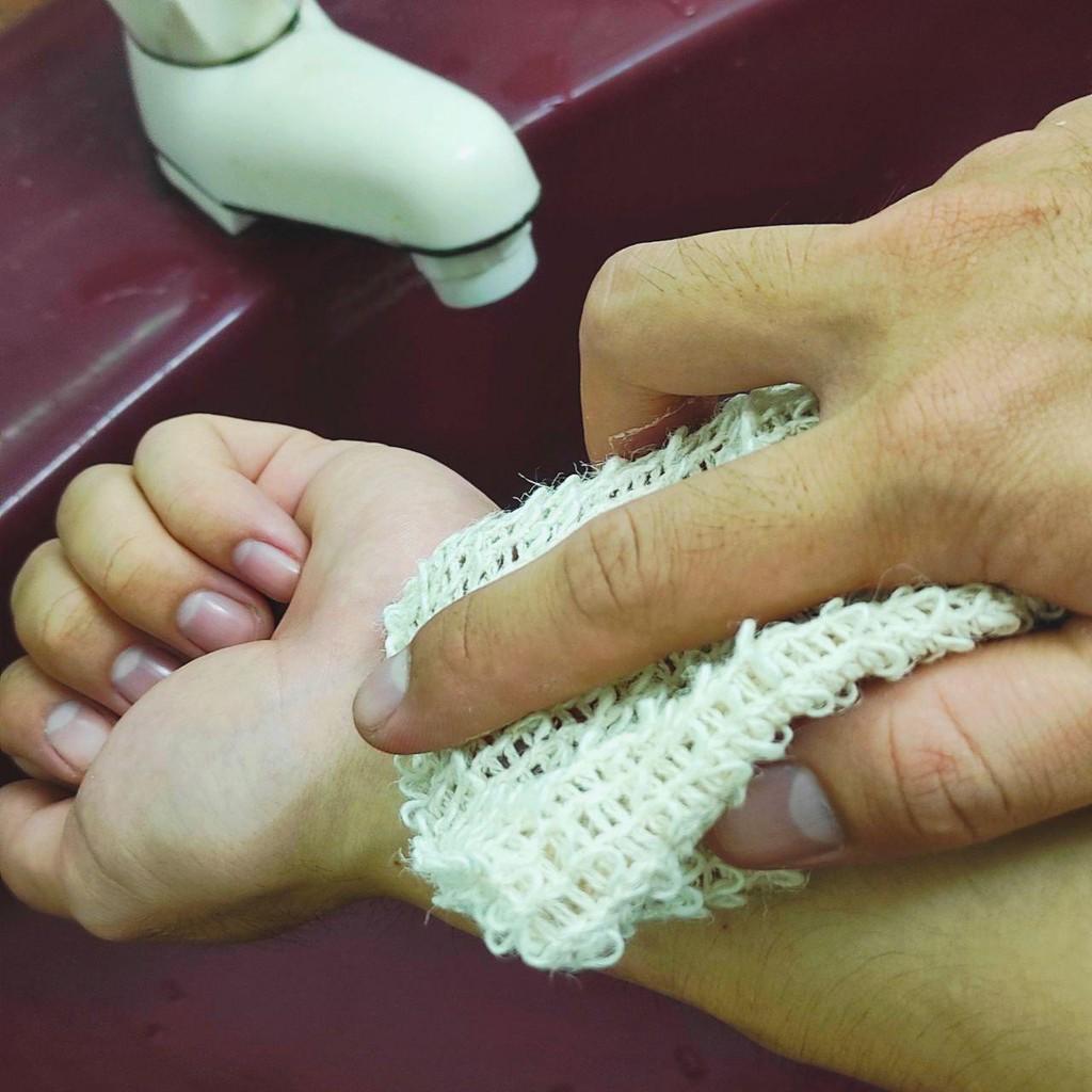 BÔNG TẮM KIÊM TÚI ĐỰNG XÀ BÔNG TẠO BỌT TIỆN LỢI - QUÊ MỘT CỤC