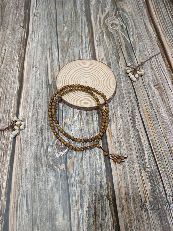 Vòng tay trầm hương 108 hạt - Loại 6 ly - Sáng Bóng - Mùi hương nhẹ nhàng