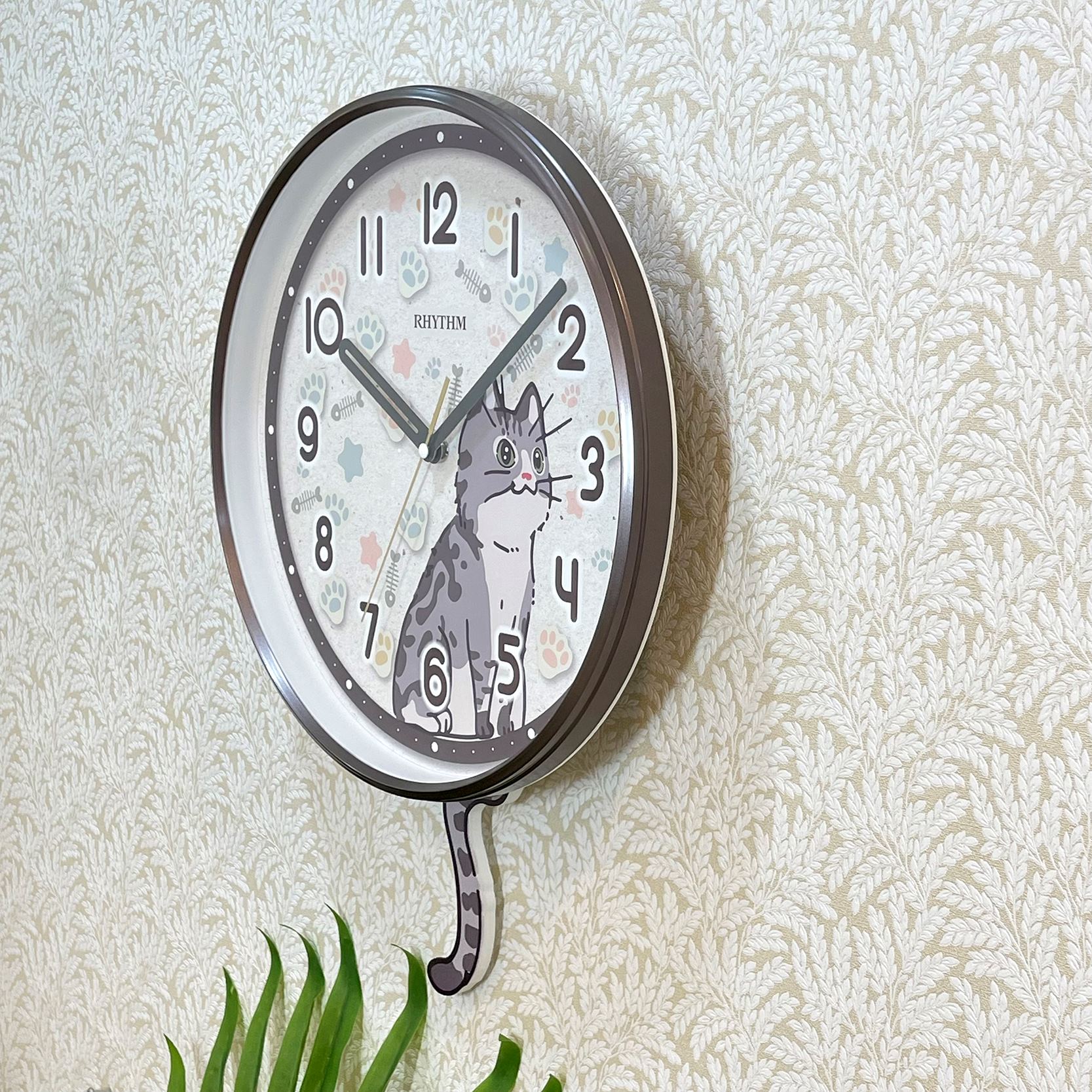 Đồng hồ Rhythm CMP556NR06 – KT 33.0 x 44.0 x 6.8cm. 1.0Kg. Vỏ nhựa. Dùng PIN.