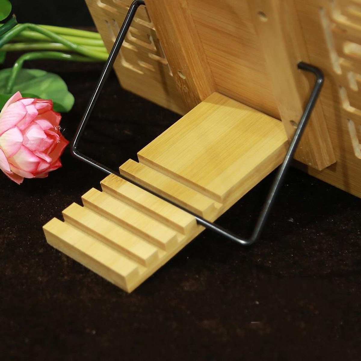 Kệ Tụng Kinh bằng tre