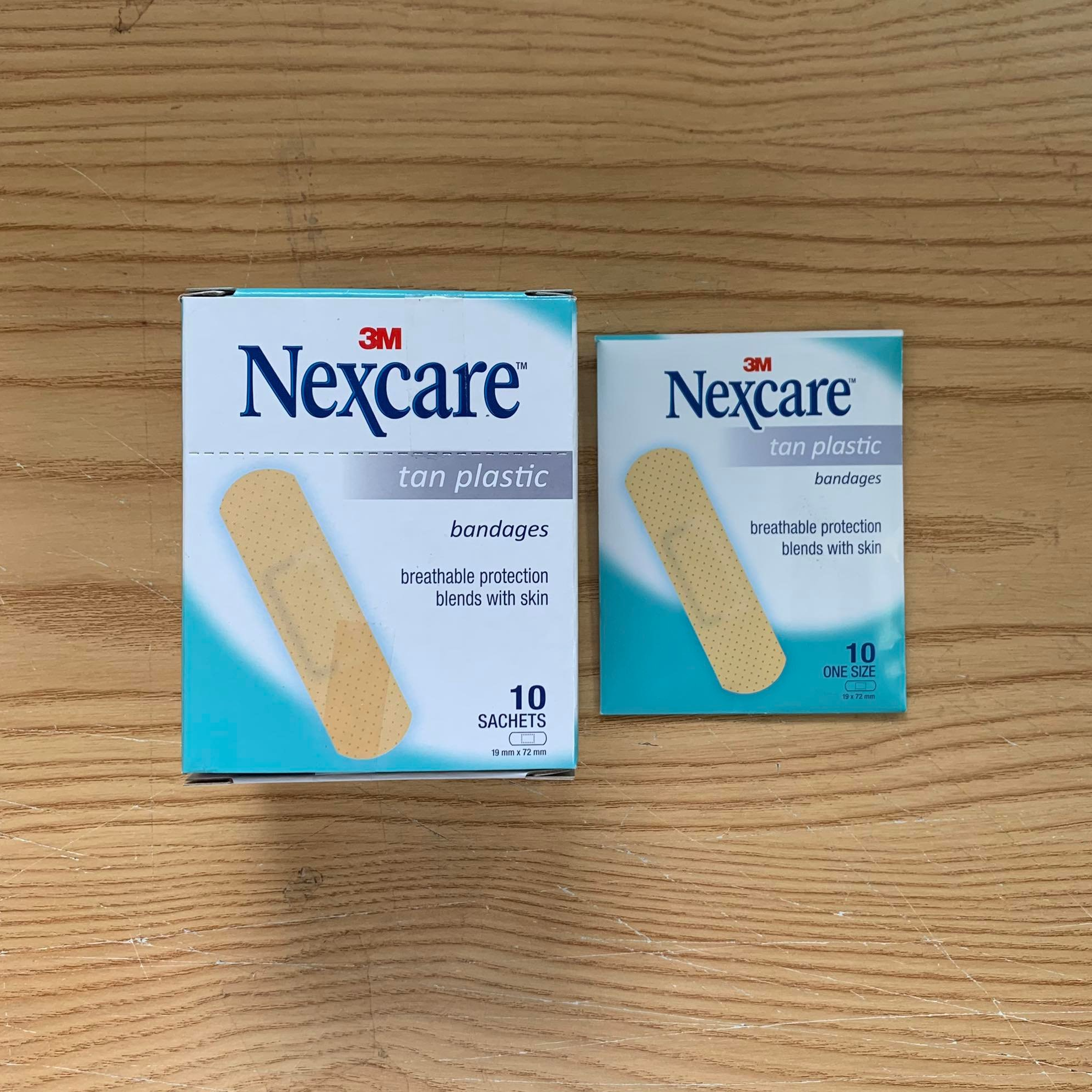 Hộp băng Keo Cá Nhân 3M Nexcare Tan, 10 Miếng/Gói, 10 Gói/Hộp, sản xuất tại Thái Lan