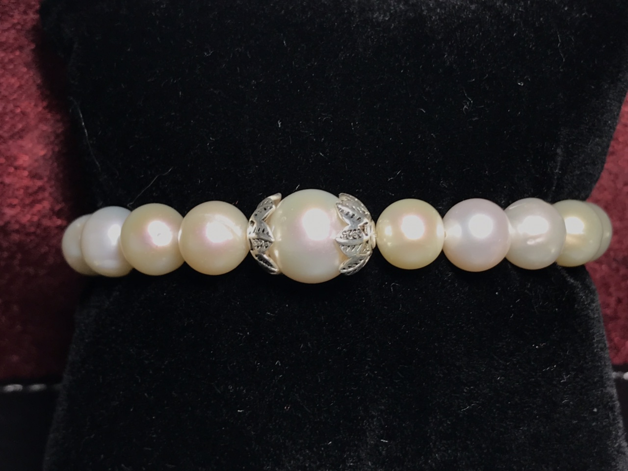 Vòng Tay Ngọc Trai 8mm Phối Charm Bạc Thái