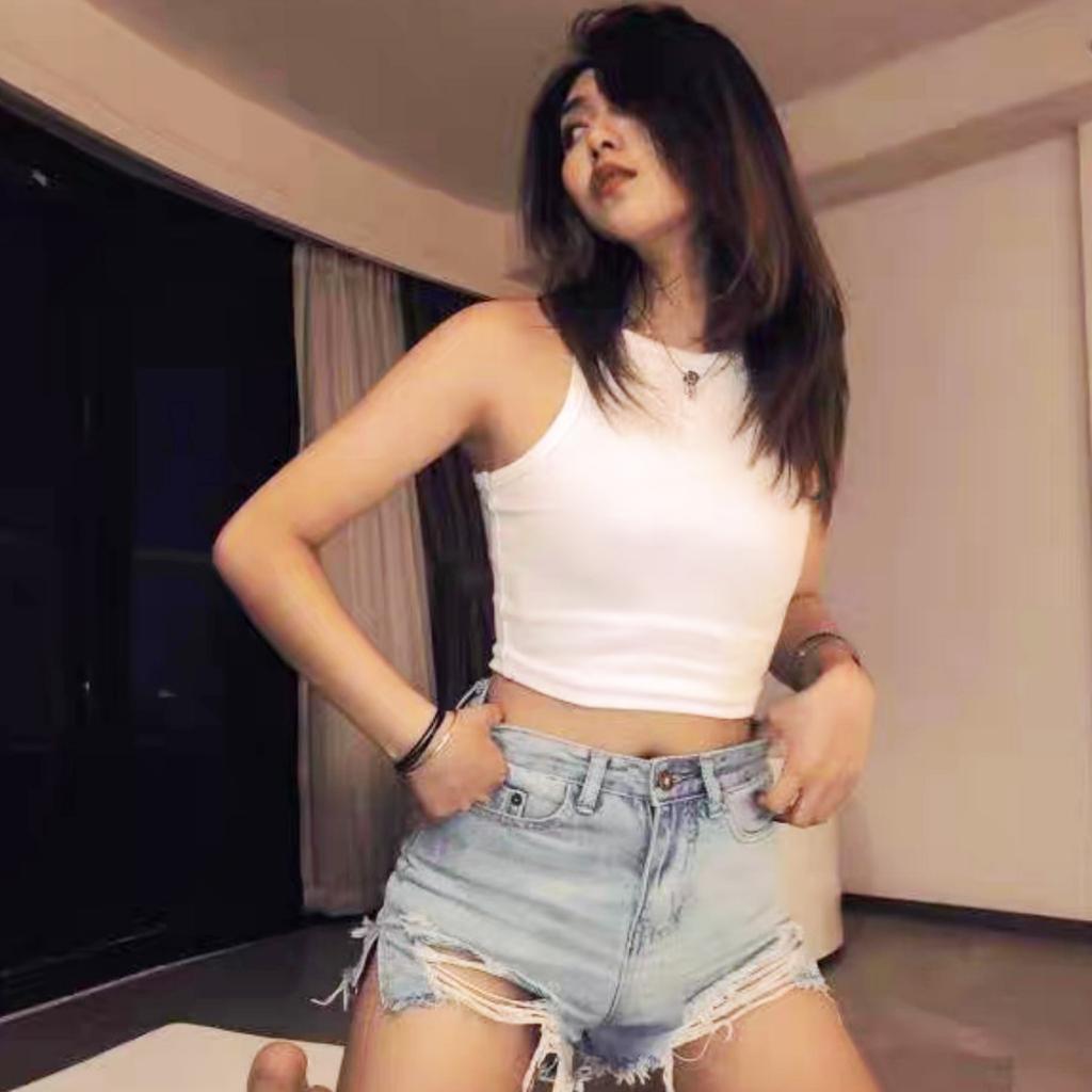 Áo ba lỗ croptop nữ dáng áo 3 lỗ ôm chất liệu thun gân cotton 100% co dãn mạnh.