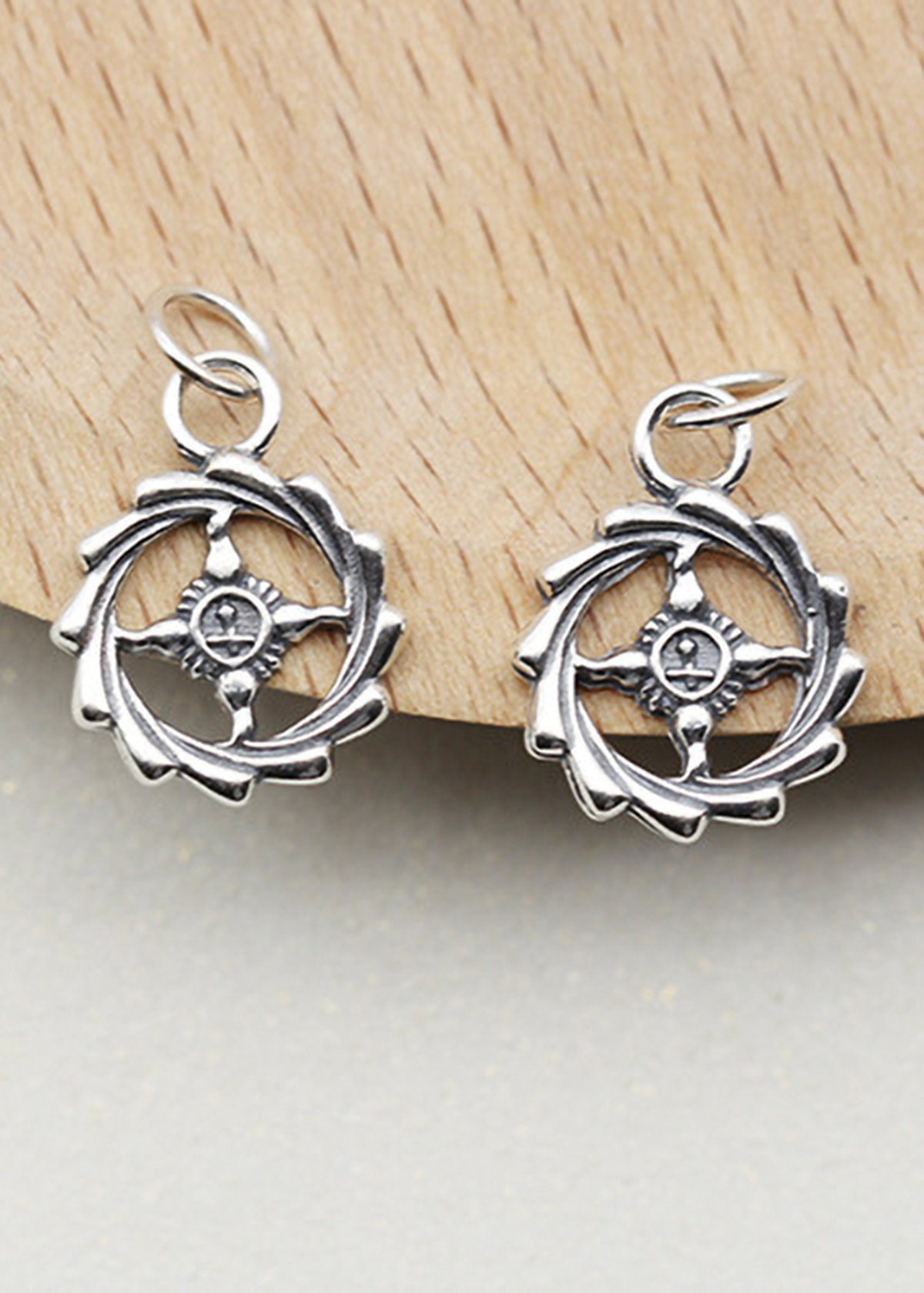 Combo 2 cái charm bạc hình bánh lái treo - Ngọc Quý Gemstones