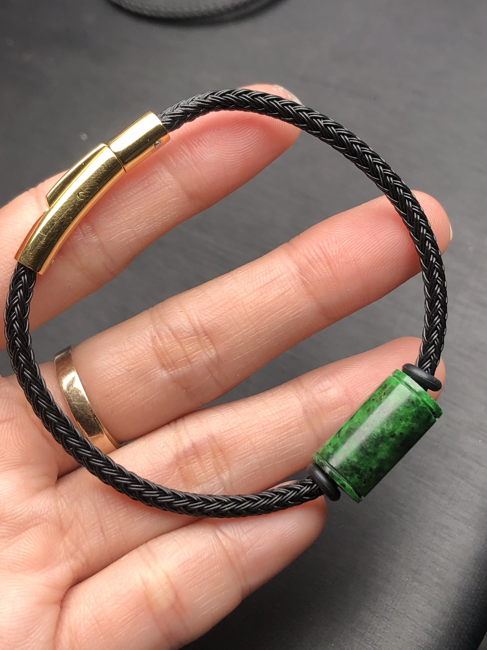 Vòng tay lu thống đá ngọc sơn thuỷ dây lõi thép 3 mm