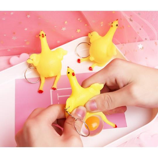 Móc khóa gà đẻ trứng  shoprequalc