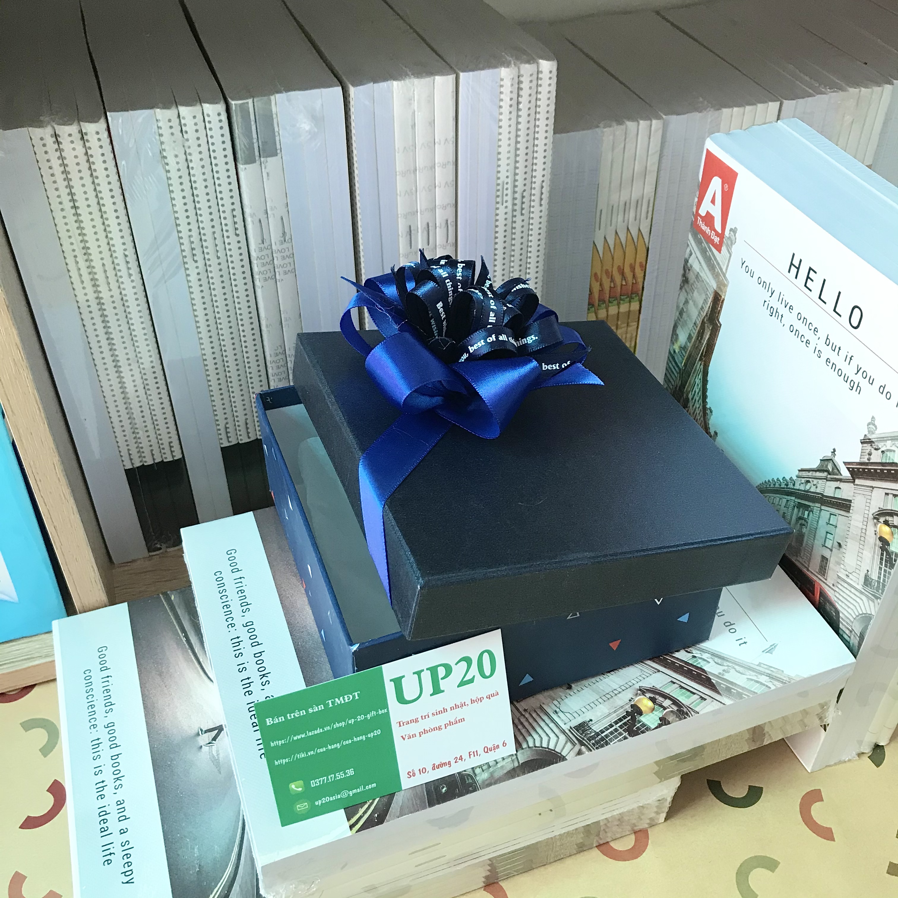 Hộp quà hình vuông kích thước 15cm x 6cm