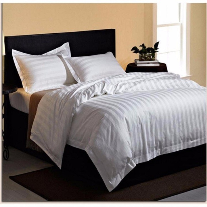 Bộ Chăn Drap Gối Lụa Sọc 3P Màu Trắng Không Ra Màu, Không Bụi Vải