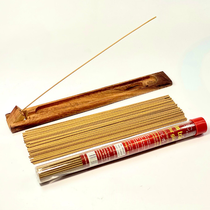 Nhang Trầm Không Tăm-Nắp Đỏ Tặng Phụ Kiện Máng Gỗ Đốt-Ống 20gr-20cm-80que-Trầm Hương Phúc Linh-Trầm Hương Nguyên Chất, Cam Kết Không Hương Liệu và Hóa Chất
