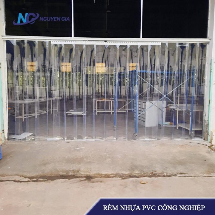 Rèm Cửa Nhựa Đẹp Cho Cửa 1m6 Độ dày 2mm