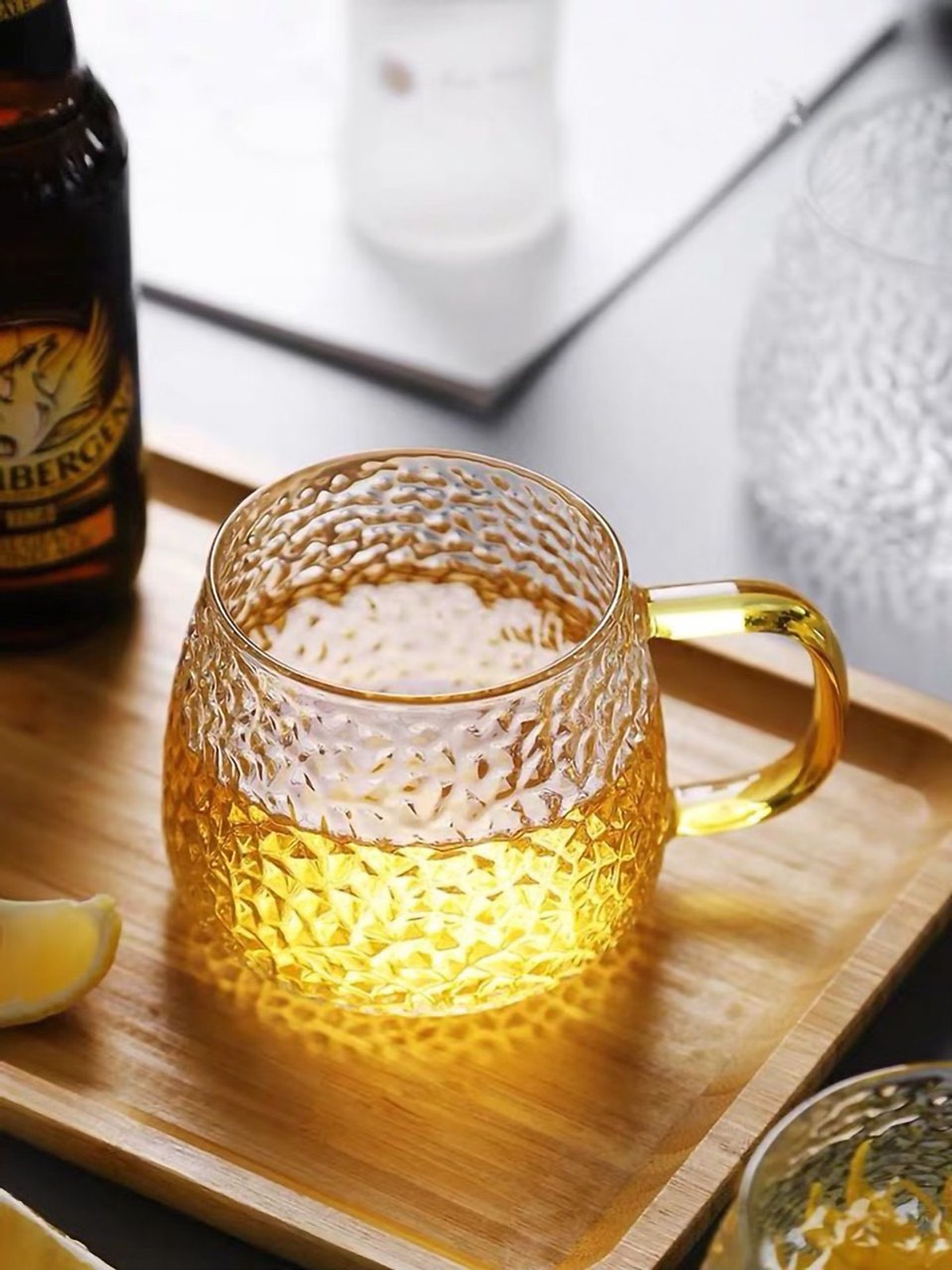 Bộ bình nước kèm 6 cốc thủy tinh vân sần chịu nhiệt quai vàng