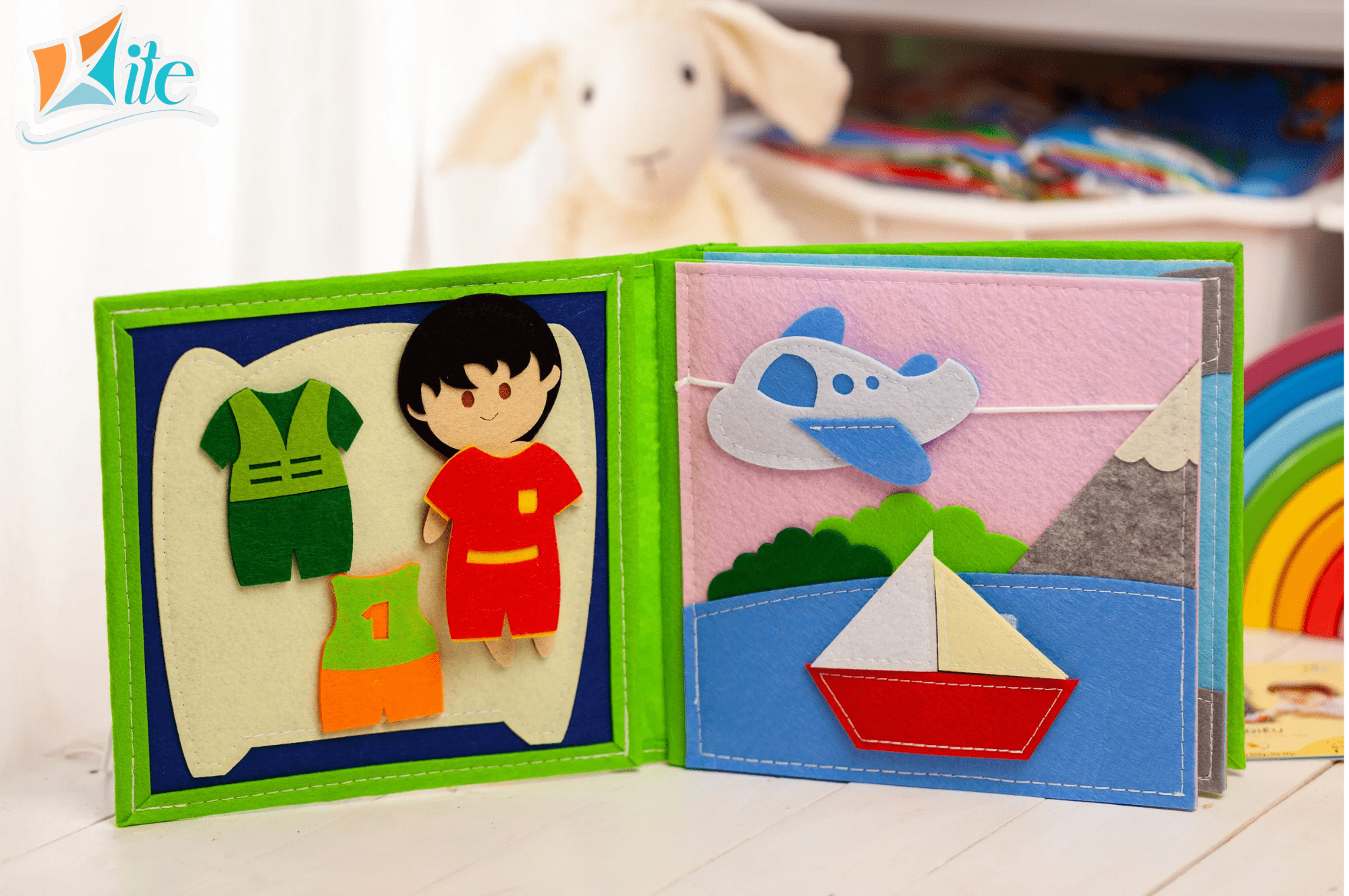 Sách vải Thế Giới Bé Trai, đồ chơi tương tác bóc dán phát triển vận động tinh cho bé 2 tuổi