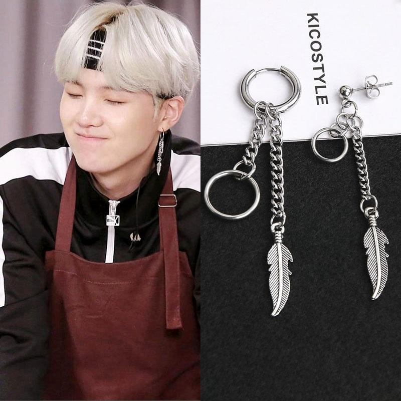 Khuyên tai nam SUGA BTS KPOP hình chiếc lá cá tính - Kẹp vành