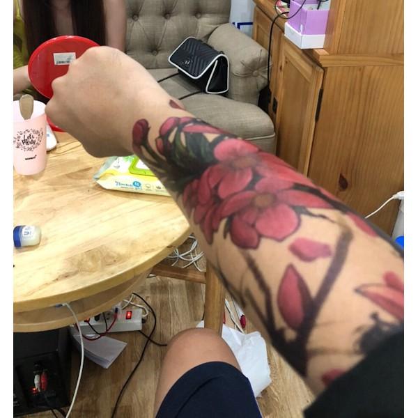 Hình xăm dán hoa đào kín tay màu 17x48cm- tặng bắp tay mini 10x20cm khi mua từ 2 tấm bất kì