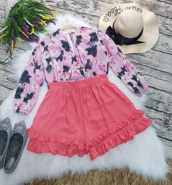 Set áo in hoa cột eo và quần ngắn bèo cực xinh bao chất