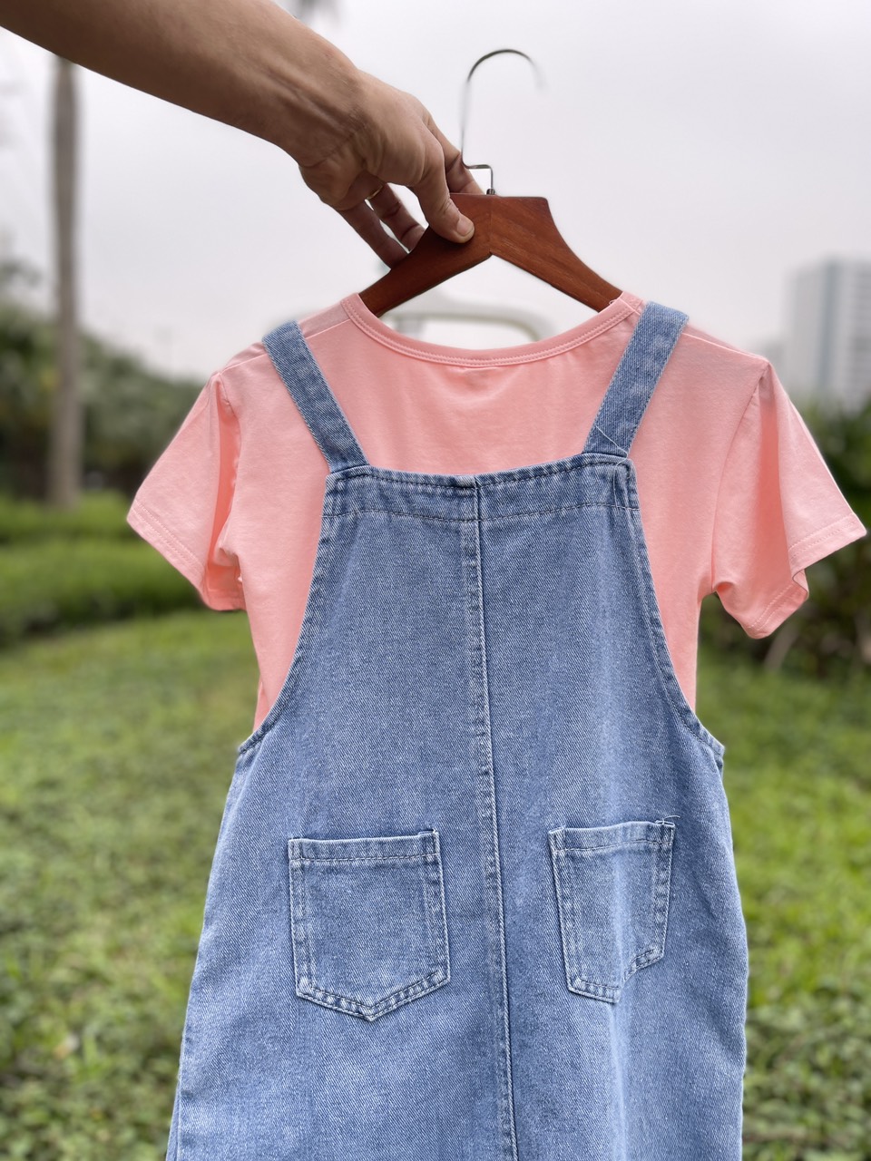 Yếm bò cho bé gái cộc tay size đại 7-14 tuổi túi ngực đính cúc kiểu dáng khỏe khoắn thời trang